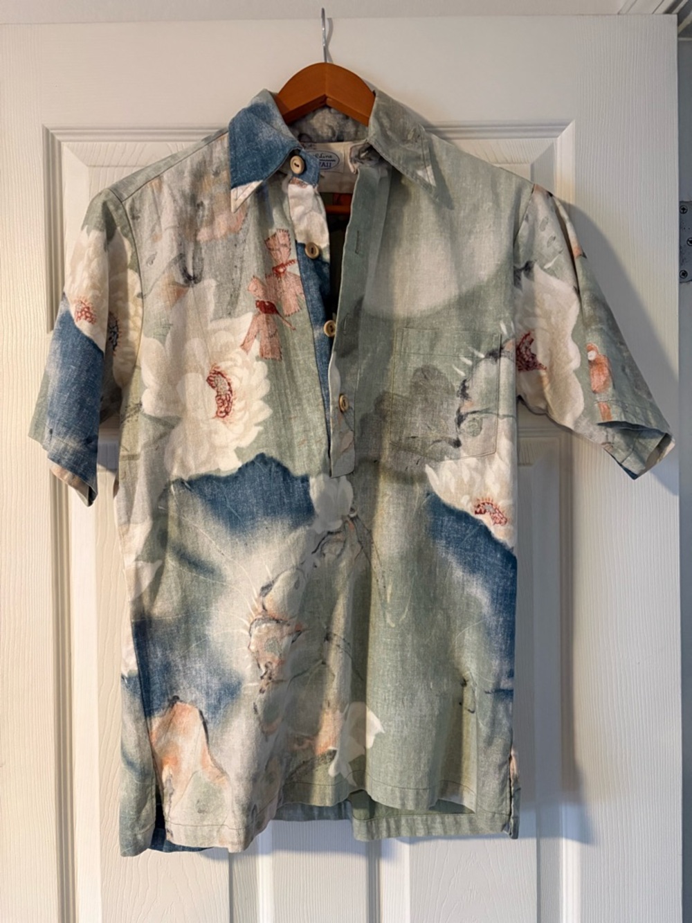 VTG Surf Line Hawaii Short-Sleeve Shirt - Sage Green & Blue Floral Pattern